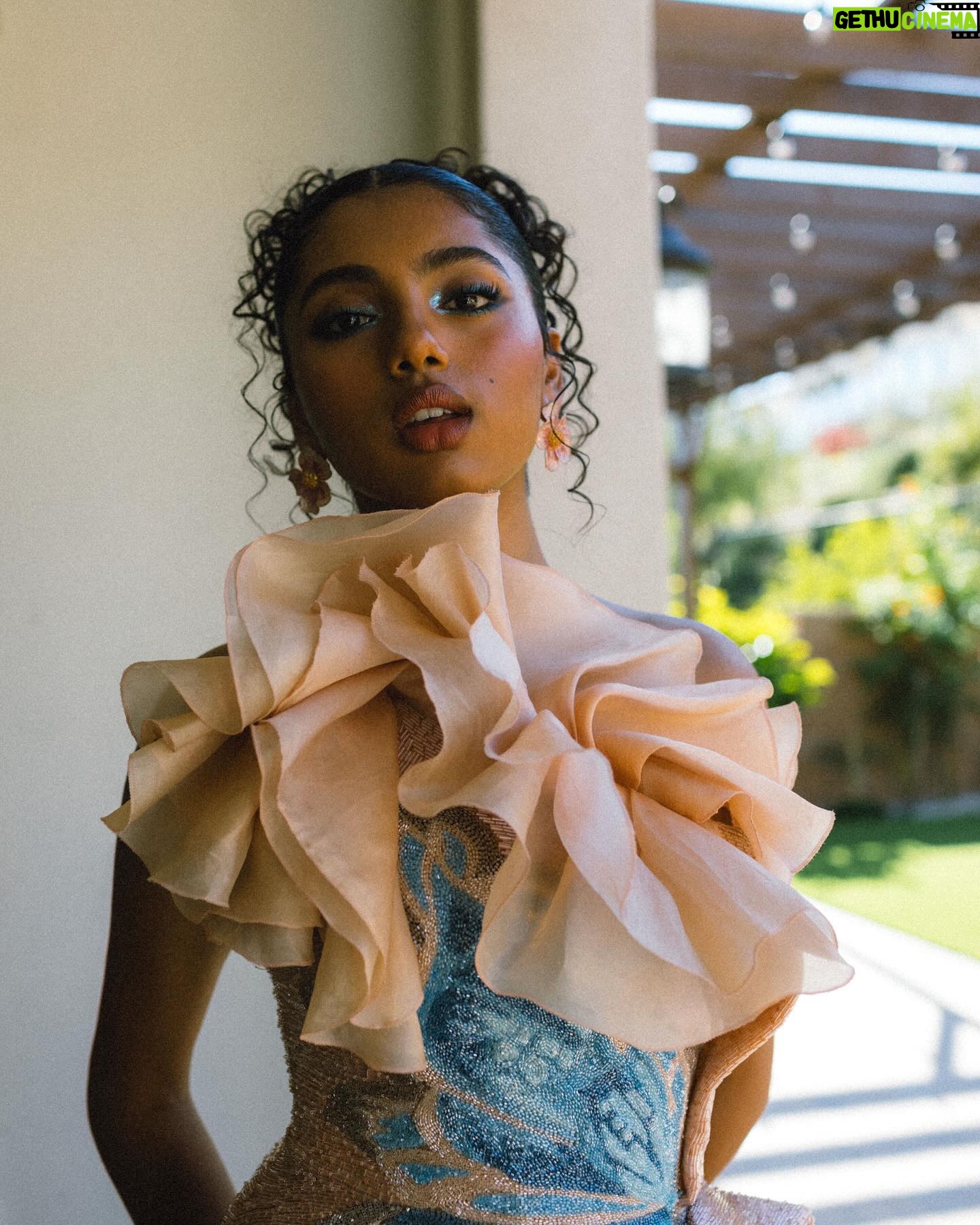 Avantika Vandanapu Instagram - Coming off of “Mean Girls” success and being named on the 2024 A100 List, actress @avantika took PAPER to the third annual Gold Gala in Los Angeles, hosted by @goldhouseco in celebration of AAPI Heritage Month. See the photo diary behind the scenes of getting ready for the night at the #linkinbio 💄 📸: @cxchoi