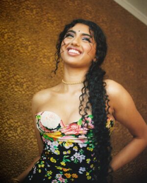 Avantika Vandanapu Instagram - wearing archival @versace ss1993

📸 by @joshuarobertcolley