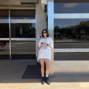Aviis Zhong Instagram - 如果2023的此時此刻有幸福在身邊，
即使明天是世界末日，
也沒有關係了，
祝大家2024新年快樂😍

#happynewyear2024