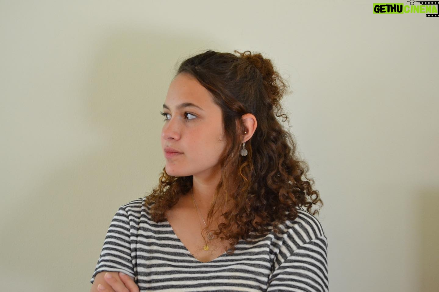 Aviv Buchler - 7.2K Likes - You only benefit from a mom who doesn’t know how to focus the camera without taking a picture