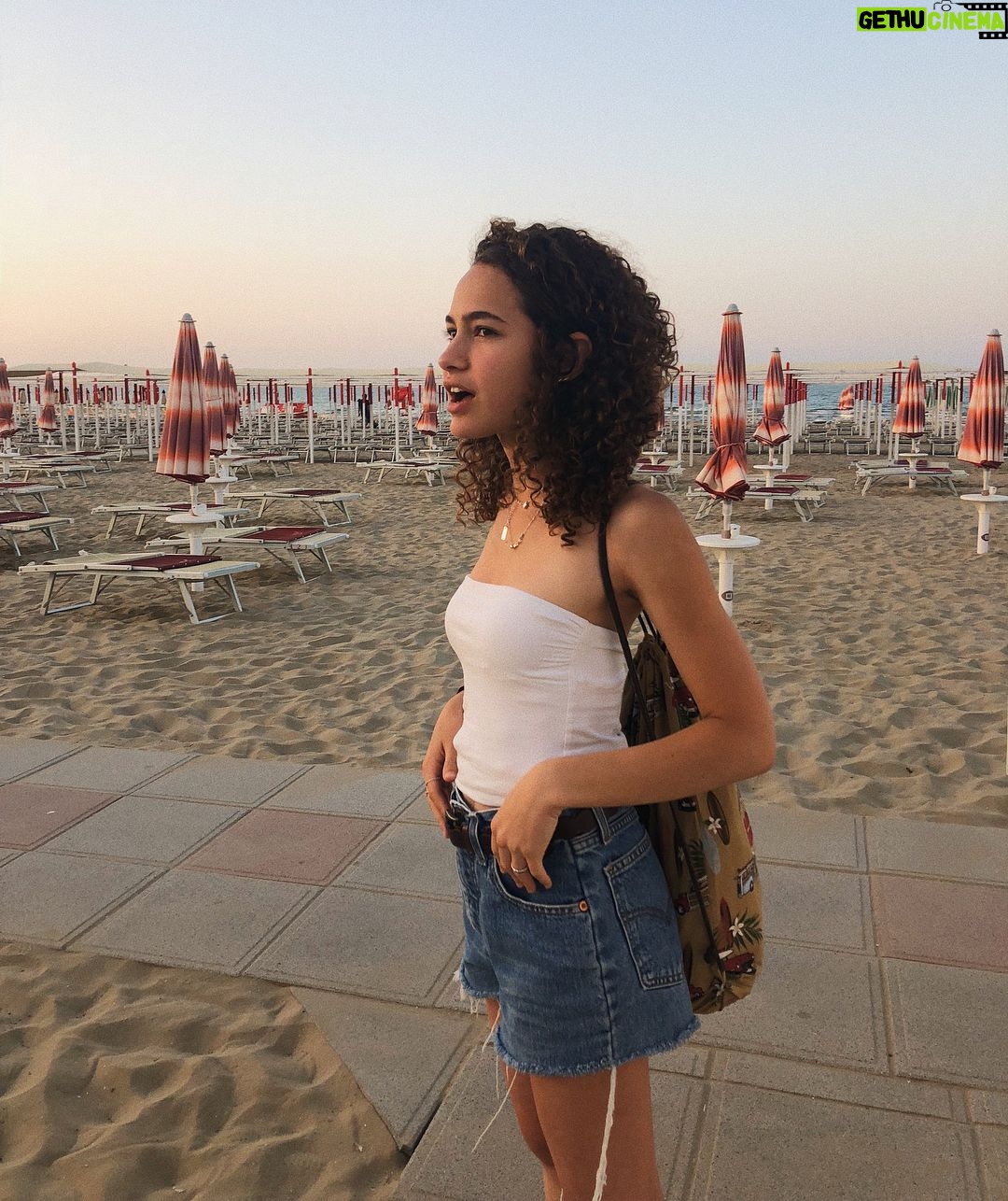 Aviv Buchler - 14.4K Likes - ⛱🔆🎠