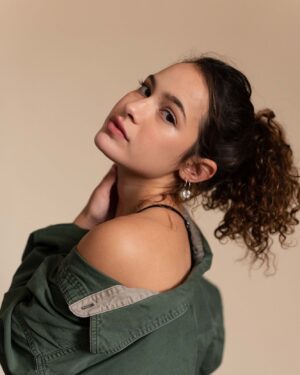Aviv Buchler Instagram - By the most amazing, kind and ridiculously talented @hadarcohen._
Makeup by the beautiful artist @kati_bronshtein