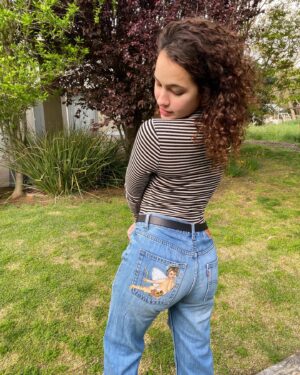 Aviv Buchler Instagram - Quarantine, acrylics and my brother’s old jeans= 👼🏼 { #revolve 🖤}