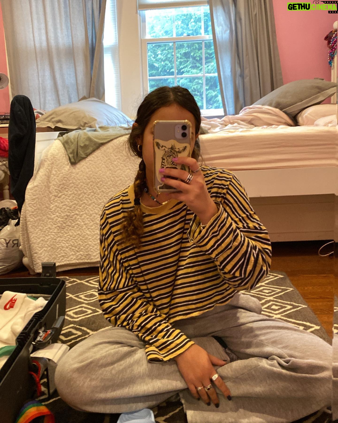 Aviv Buchler - 3.4K Likes - Queen hullene