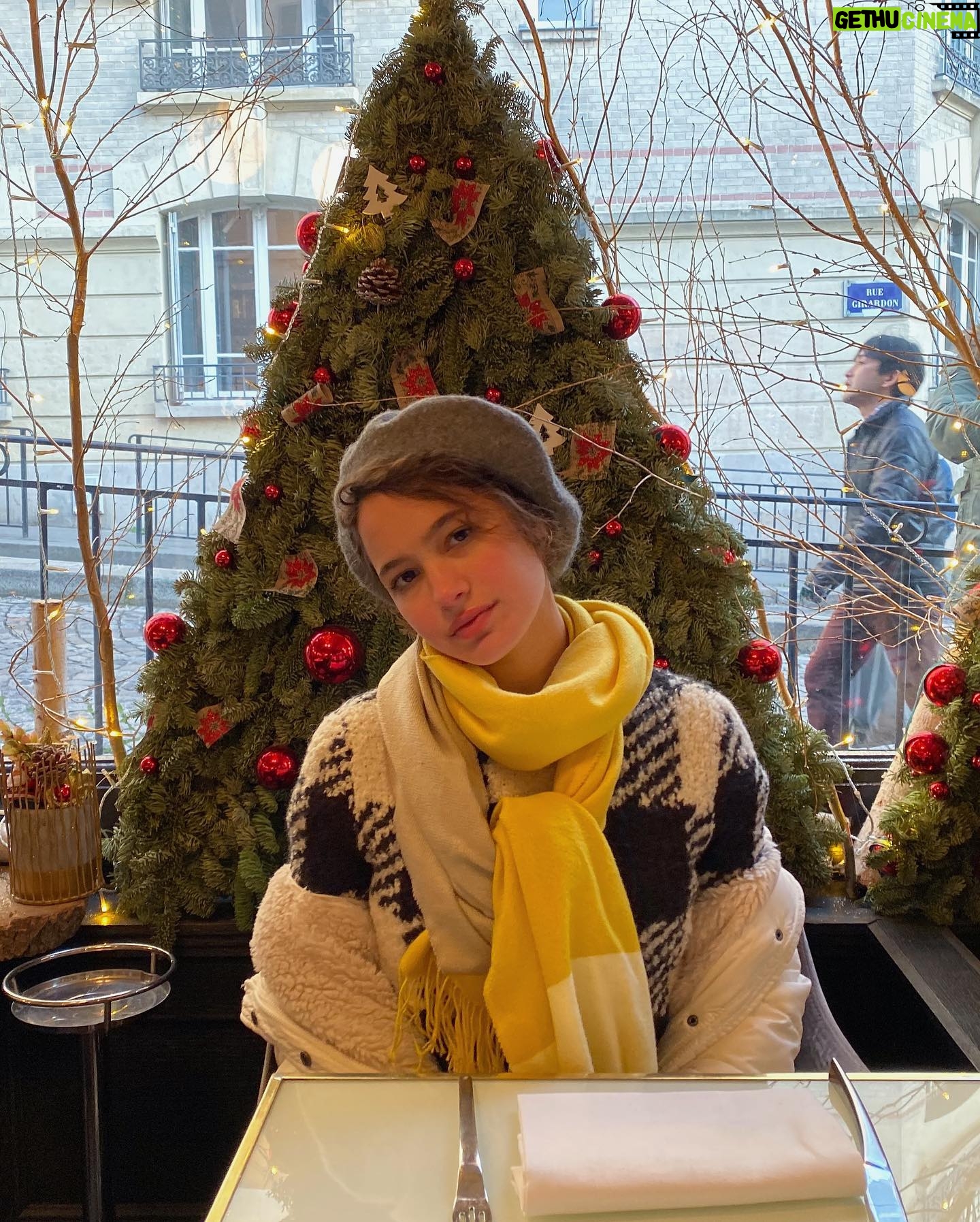 Aviv Buchler - 7K Likes - Mixed feelings about falling in love with Paris but not with the weather.