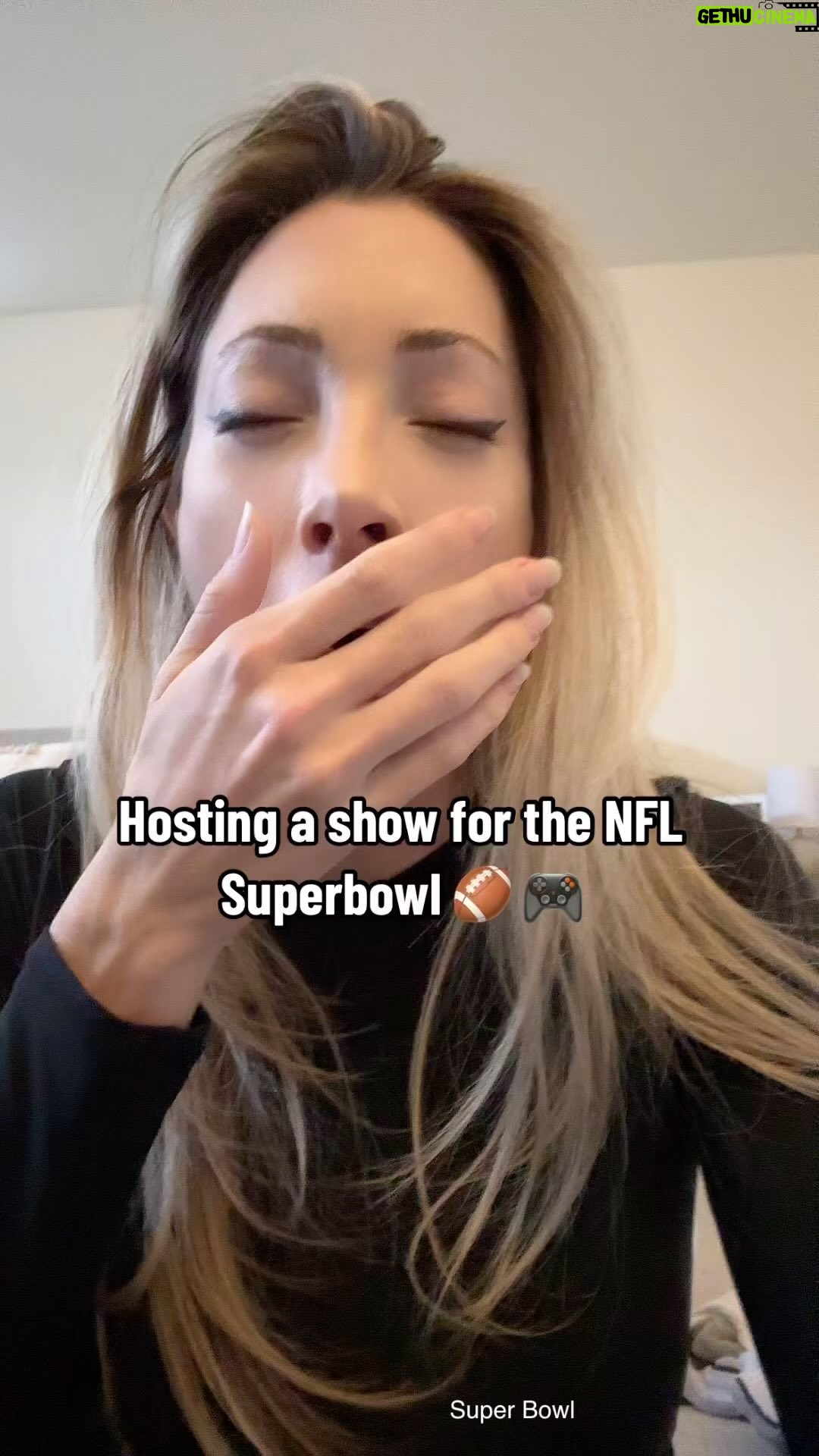 Avori Henderson Instagram - So grateful to be able to host a show for @nfl and @nfltng 🏈 🎮 we had such an amazing time and so much talent in the room playing @xbox with @xboxgamepass Madden 24 Players: @raheemmostert @kyren.williams @matthewmeagher @ Aiden O’Connell And of course my fav co-host of all time @guyblaze ❤️❤️❤️ S/O to @xset for making this all happen! ❌❌❌