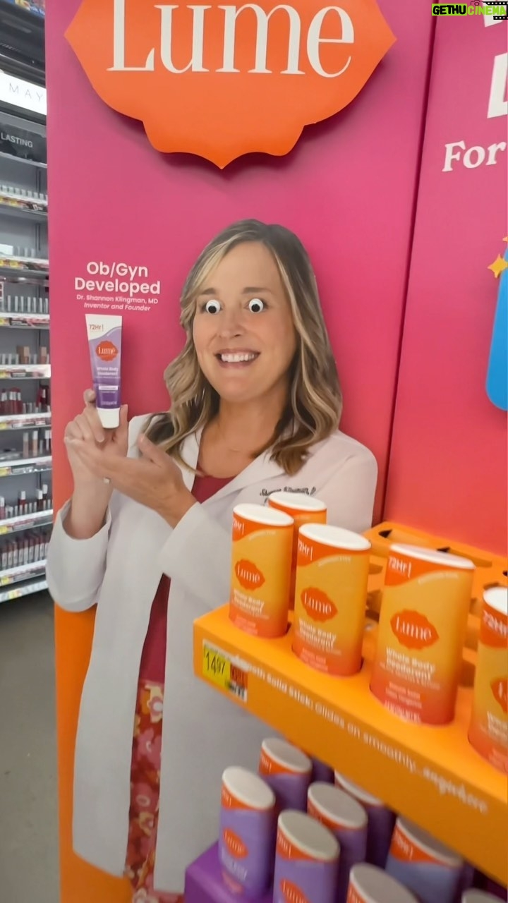 Avori Henderson Instagram - It increases sales by 10% 😂 funnyshorts prankvideo viralcomedy comedyreel funy funnypost prankster funnymoments comdey comady funnyposts funnyclips #prankster #prankvideo #comedyvideo #funny #justforlaughs #funnymeme #funnyshorts #comedyreel #funnyvideo #funnymoments #funy #hilarious #funnyposts #justforfun #funnyreels