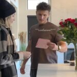 Avori Henderson Instagram - I don’t know how I expected him to react, but it wasn’t like this 😂 Happy Valentine’s Day everyone ❤️❤️❤️ #prank #pranks #husbandprank #funnyprank #funnypranks #hubby #wifey #vday #valentines #valentine #valentinespecial