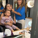Ayça Erturan Instagram – Koltuğu devretmek yerine paylaşmayı tercih ettik👩🏼‍🤝‍👩🏻23 Nisan Ulusal Egemenlik ve Çocuk Bayramımız Kutlu Olsun @novakirca 📷 @iamdamlasonmez #ikibayrambirarada #ramazan