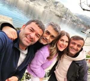 Ayça Erturan Instagram - Bi’ nevi “Neşeli Günler” ⛱️