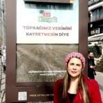 Ayça Erturan Instagram - Toprağımız ışıltısını kaybetmesin diye🙏#toprağımızhazinemiz #etiburçak @mutlulukdeninceakla #işbirliği