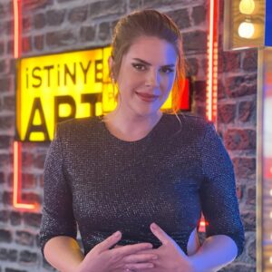 Ayça Erturan Instagram - Sürpriz finalli Kasım😉 #dump