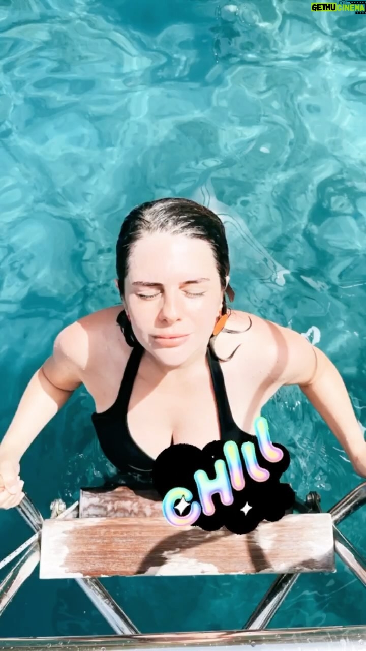 Ayça Erturan - 8.6K Likes - Bir yaz gecesi rüyası😉⛵️🏊🏻♀️🍾🥂🍒🍓☀️🔥🌻🤰🏻
