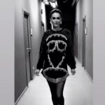 Ayşe Hatun Önal Instagram - 🖤🤍 @raisavanessa