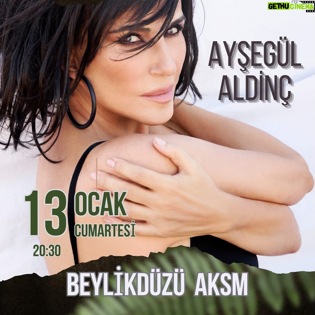 Ayşegül Aldinç Instagram - Siz nerdeyseniz biz ordayız…😉 Şarkılı, duygulu, coşkulu,konuşuklu, gülüşüklü konserlerimiz devam ediyor. Buluşmak, kavuşmak üzere…🖤🎶🎤🎼🎵 Biletler Biletix’te https://www.biletix.com/etkinlik/3ELF0/DIGER/tr #ayşegülaldinç #konser #beylikdüzüaksm
