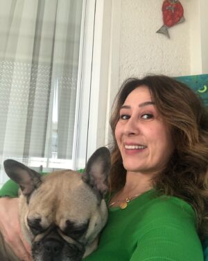 Ayşegül Ünsal Instagram - güneşimayımışıkolsun🌱🌟şarkılarkisöylemekistediğinisöyleyen.