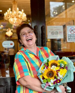 Aya Fernandez Instagram - Investing in memories made possible using my BPI Rewards in my VYBE App! 
1st photo - flowers for my mama hehe 💐
2nd slide - birthday dinner surprise for my driver and new-found Kuya, Kuya Joshua! 🎂

Spending with your BPI credit card or paying bills through your BPI App, mabilis mag-earn ng points when you use your BPI account. The points are sulit dahil maraming merchant partners si BPI from shopping, travel, and dining! 👌🏽

Kaya join BPI Rewards na rin by downloading VYBE by BPI app! ✨

Kung may points ka na and gusto mo mag Bangkok, join the Bangkok Eats Promo and get a chance to go on a food adventure Don’t miss out! Click here to know more: https://l.bpi.com.ph/BPIRewardsBKKRaffle
Follow @officialbpi to know how you can maximize your #BPIRewards. #BPICircle #DoMorewithBPI
