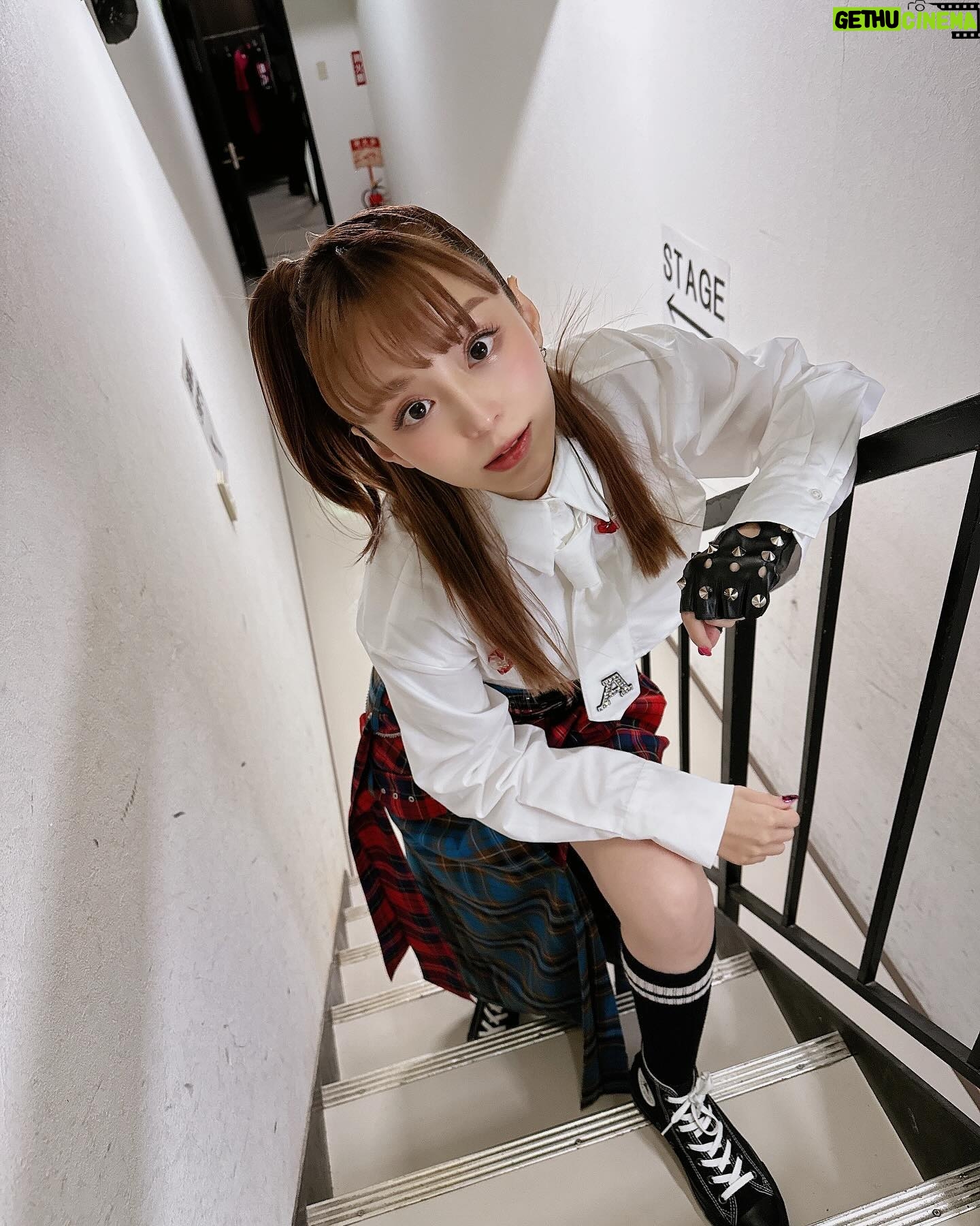 Aya Hirano - 5.4K Likes - 【AYA HIRANO LIVE TOUR 2024 〜RE:BOOT〜】
5日目・福岡DRTM Be-1
あっという間に本公演のラスト!
11年前のFRAGMENTS TOURと同じライブハウス。
あの時は七夕で、また福岡でライブが出来ますようにという願いが11年越しに叶いました…✨
本公演ラストらしい、噛み締めるようなライブに。
止まっていた時の流れが一気に動き出した気がしました。
いよいよ残すところ、あと1公演。
3月3日の追加公演のみです。
もう終わっちゃうの…⁈
寂しい💦
#REBOOTTOUR2024
#ayahirano #平野綾
2024年2月17日(土)【愛知】NAGOYA JAMMIN’ 16:30/17:00
2024年2月18日(日)【大阪】Yogibo META VALLEY 16:30/17:00
2024年2月23日(金・祝)【東京】代官山UNIT 16:30/17:00 ※SOLD OUT!
2024年2月24日(土)【京都】京都FANJ 16:30/17:00
2024年2月25日(日)【福岡】DRUM Be-1 16:30/17:00
《追加公演》
2024年3月3日(日)【東京】神田スクエアホール 16:00/17:00
【追加公演 プレイガイド先着先行】
イープラス:https://eplus.jp/hiranoaya/
チケットぴあ:https://w.pia.jp/t/hiranoaya2024/
ローソンチケット:https://l-tike.com/ayahirano/
受付期間:2024年2月15日(木) 15:00 ~ ※予定枚数に達し次第、販売終了
【ライブハウス公演のチケット購入はこちら】
mu-mo TICKET:http://r.y-tickets.jp/hiranoaya2401
イープラス:https://eplus.jp/hiranoaya/
チケットぴあ:https://w.pia.jp/t/hiranoaya2024/
ローソンチケット:https://l-tike.com/ayahirano/
CNプレイガイド:http://cncn.jp/ayahirano/
楽天チケット:https://r-t.jp/ayahirano
