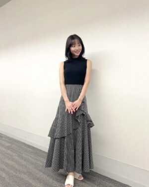 Aya Shibata Instagram - 🖤🐦‍⬛🩶
ㅤㅤㅤㅤㅤㅤㅤㅤㅤㅤㅤㅤㅤ
ㅤㅤㅤㅤㅤㅤㅤㅤㅤㅤㅤㅤㅤ
珍しいブラックコーデ🥰
明るい色味が好きなのであんまり着ないけど
黒い服は黒ずくめの組織になれるので(？)好きです🥷w

ㅤㅤㅤㅤㅤㅤㅤㅤㅤㅤㅤㅤㅤ
ノースリーブ大好きマンなので夏服も好き〜🫶
ㅤㅤㅤㅤㅤㅤㅤㅤㅤㅤㅤㅤㅤ夏は嫌い〜（笑）でもビールも美味しい🍻
ㅤㅤㅤㅤㅤㅤㅤㅤㅤㅤ
ㅤㅤㅤㅤㅤㅤㅤㅤㅤㅤㅤㅤㅤ
ㅤㅤㅤㅤㅤㅤㅤㅤㅤㅤㅤㅤㅤ
でもやっぱり暑いし日差しが強いのは苦手。。
ノースリーブは腕が焼けるので外出る時はUNIQLOの
UVカットのパーカーは必須ですけどね☁️
ㅤㅤㅤㅤㅤㅤㅤㅤㅤㅤㅤㅤㅤ
ㅤㅤㅤㅤㅤㅤㅤㅤㅤㅤㅤㅤㅤ
来週のアベプラは水曜出演です😌
ㅤㅤㅤㅤㅤㅤㅤㅤㅤㅤㅤ
ㅤㅤㅤㅤㅤㅤㅤㅤㅤㅤㅤ
ㅤㅤㅤㅤㅤㅤㅤㅤㅤㅤㅤㅤ
衣装提供
ワンピース @and.couture
ピアス、リング @osewaya_official
ㅤㅤㅤㅤㅤㅤㅤㅤㅤㅤㅤㅤㅤ
ㅤㅤㅤㅤㅤㅤㅤㅤㅤㅤㅤㅤㅤ
ㅤㅤㅤㅤㅤㅤㅤㅤㅤㅤㅤㅤㅤ
ちょっと暑くなってきて少し体重が減ってまして、
黒い服だし痩せて見えてしまうかもしれないんですが
ダイエットをしているわけではないので心配せず、、、！

夏バテしている暇はないので頑張ってご飯食べてます❤️‍🔥
お互いに健康第一でね🙂‍↕️🫶
ㅤㅤㅤㅤㅤㅤㅤㅤㅤㅤㅤㅤㅤ
ㅤㅤㅤㅤㅤㅤㅤㅤㅤㅤㅤㅤㅤ
ㅤㅤㅤㅤㅤㅤㅤㅤㅤㅤㅤㅤㅤ
#pr #andcouture #アンドクチュール #osewaya #お世話や #ノースリーブ #ノースリーブワンピース #ブラックコーデ #ギンガムチェック #綺麗めコーデ #ボブヘアー #ボブアレンジ