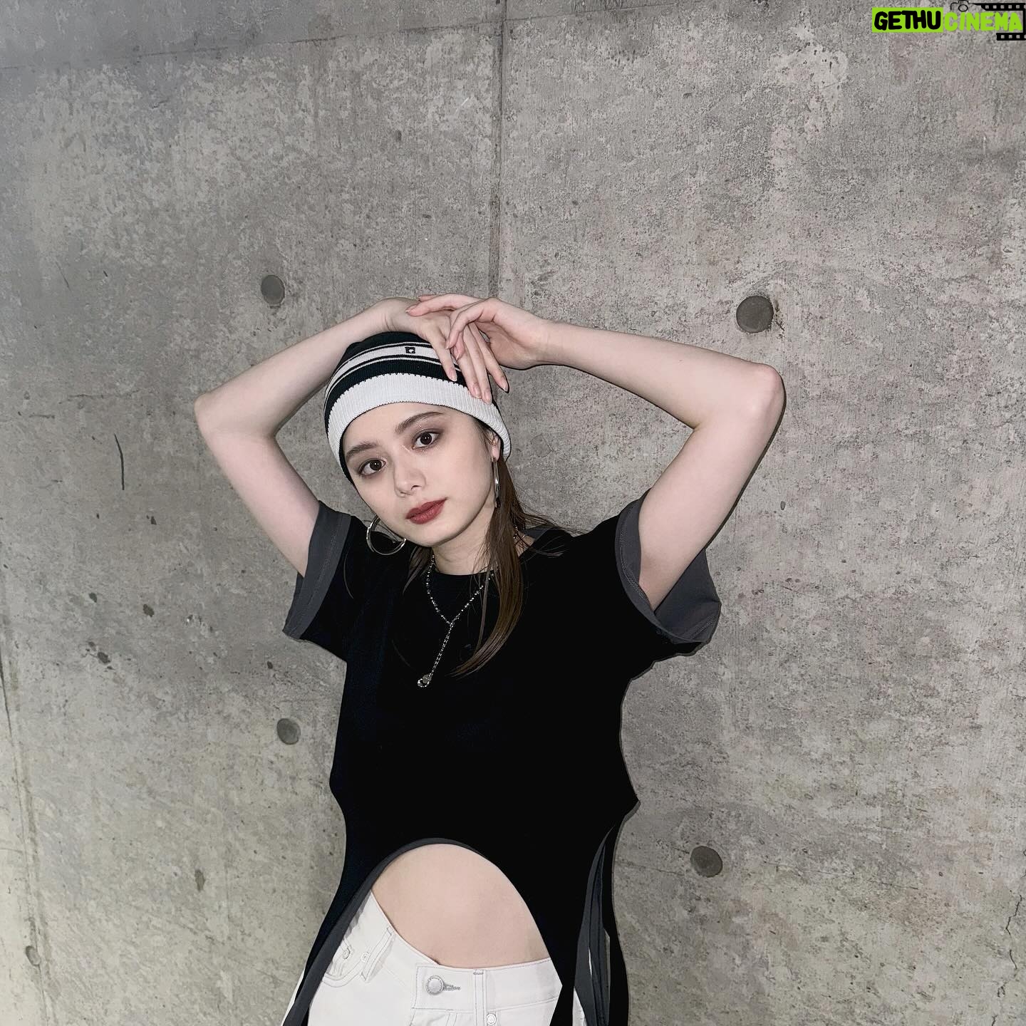 Ayaka Konno - 24.7K Likes - @girlsaward_official 2024 S/S
@nonno_magazine × @dazzlin_official ステージと
@emoda_official ステージを歩かせていただきました🫶
はじめてのノンノステージとっても楽しかった〜!
みんなの応援でもっと頑張ろうと思えました🧸
またお会いしましょう〜!!
オフショットあるのでまた投稿します👶