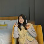 Ayaka Konno Instagram - ドクターペプチさんの韓国オフィスに招待していただきました🫶🫶 飛行機やホテルはとっても乾燥するので、もちろん今回も美容液とアイクリームをお供に持っていったよ🙆‍♀️ 特に飛行機の中では、アイクリームで顔だけじゃなくて首にも塗って保湿してました！ ドクターペプチのスタッフの方と一緒に食べたオギョプサルが美味しかった〜！ 買い物もして、とっても楽しい、久々の渡韓でした🐰 #ドクターペプチ_PR #韓国コスメ #塗るボトックス #ドクターペプチ #韓国美容液 #韓国アイクリーム