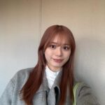 Ayaka Konno Instagram - ドライシャンプー、あんまり使ったことがなかったけど、今回使ってみたら、メリットならではのさっぱりすっきりした使用感で、とってもよかった！ これから汗をじんわりかく季節になってくるし、お仕事の合間とかお仕事終わり友達と会う前とかにちょっと髪の毛だけでもすっきりさせたい時にぴったりだなと思いました🫶 シートが厚手で丈夫だから、髪と地肌をしっかり拭けました！ 全国のドラッグストアのシャンプー売り場にあるみたいなのでぜひ手に取ってみてね〜🧚 #PR #メリットドライシャンプー #ドライシャンプー #爽快ドライシャンプー
