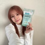 Ayaka Konno Instagram - ドライシャンプー、あんまり使ったことがなかったけど、今回使ってみたら、メリットならではのさっぱりすっきりした使用感で、とってもよかった！ これから汗をじんわりかく季節になってくるし、お仕事の合間とかお仕事終わり友達と会う前とかにちょっと髪の毛だけでもすっきりさせたい時にぴったりだなと思いました🫶 シートが厚手で丈夫だから、髪と地肌をしっかり拭けました！ 全国のドラッグストアのシャンプー売り場にあるみたいなのでぜひ手に取ってみてね〜🧚 #PR #メリットドライシャンプー #ドライシャンプー #爽快ドライシャンプー