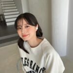 Ayaka Konno Instagram - 12/15からロフト限定でHeartBudsの新色ホワイトが発売されます🤍 シンプルなので、どんなコーデにもぴったり合うなと思ったので、いろいろな方につけてもらえたら嬉しいです〜！ ぜひゲットしてください🐰 #HeartBuds #PR #ロフト #loft #ロフト限定 #ホワイト