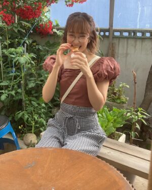Ayaka Ohashi Instagram - 😋😋😋

本日TVアニメ『まぁるい彼女と残念な彼氏』EDテーマを担当することが発表されました🎉

タイトルは「美味しいセレナーデ」 ということでおいしものの写真を多めに載せておきます🍚

作詞・作曲：#大原ゆい子 さん
編曲：吉⽥穣さん 

5/19（日）21:00 あやたもにてTVサイズ音源を公開いたします！（スタッフ）

#大橋彩香
