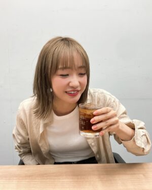 Ayaka Ohashi Instagram - 幸せそうに呑んでます！
今日はちょっとした決起集会です🥂

〜ツアー情報〜
Ayaka Ohashi AsiaTour「Reflection」

🟠6/8（土）中国　MAO Livehouse上海
➡︎チケット販売中❗️
🟢6/30(日) 韓国  ソウル 麻浦アートセンター
➡︎チケット販売中❗️

🔵7/20(土)大阪　サンケイホールブリーゼ
🟣7/27(土)神奈川　パシフィコ横浜国立大ホール
➡︎プレリザーブ先行受付中❗️

#大橋彩香Reflection
#あやかアジアツアー
#大橋彩香　#大桥彩香　#오오하시아야카