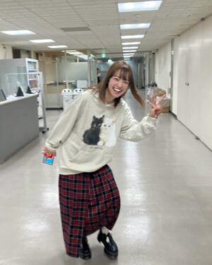 Ayaka Ohashi Instagram - 「アニソンプレミアム RADIO」お聴きいただいた皆様ありがとうございました〜✨

無事仕事納めです！
納めた瞬間の大橋さん激写しました🤗

来年もよろしくお願いします！(スタッフ)

#大橋彩香