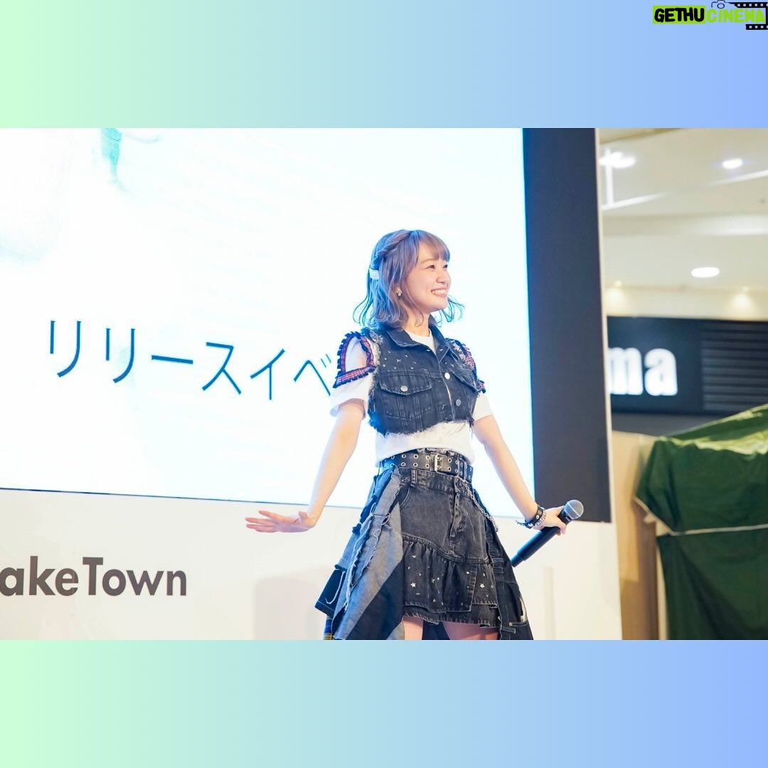 Ayaka Ohashi Instagram - 昨日のリリイベの写真です〜! いい笑顔✨ フリーライブツアーあります🦥 初回は岡山県 アリオ倉敷です! ツアーもあります✨ 〜ツアー情報〜 Ayaka Ohashi AsiaTour「Reflection」 🟠6/8(土)中国 MAO Livehouse上海 ➡︎現地在住の方はチケット購入できます。 日本での購入は5/3(金)からです! 🟢6/30(日) 韓国 ソウル 麻浦アートセンター ➡︎ただいまチケット販売中❗️ 🔵7/20(土)大阪 サンケイホールブリーゼ 🟣7/27(土)神奈川 パシフィコ横浜国立大ホール ➡︎プレリザーブ2次先行受付中です❗️ よろしくお願いします(スタッフ) #大橋彩香Reflection #あやかアジアツアー #魂のアヤカ #大橋彩香 #大桥彩香 #오오하시아야카