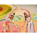 Ayaka Ohashi Instagram - 本日は宮崎県新富町にて #みんなdeどーもくん の公開収録でした✨ ゆい子さんと肉巻きおにぎりのポーズらしいです🍖 放送をお楽しみにお待ちください！(スタッフ) #大原ゆい子 #大橋彩香