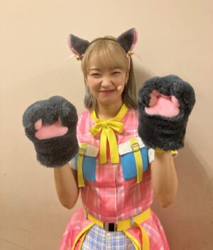 Ayaka Ohashi Instagram - 忘れてましたー！
#猫の日 ということを🐈

威嚇されてます？(スタッフ)

#大橋彩香