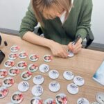 Ayaka Ohashi Instagram - サイン書き〜🖊️ 土日はフリーライブ！ #魂のアヤカ です🔥 ・6/15(土) 埼玉県　ララガーデン春日部　13:00〜 ・6/16(日) 東京都　光が丘IMA　光の広場 13:00〜 フリーライブは無料で観覧できますのでぜひお越しください！ ✈️大橋彩香初アジアツアー開催中✈️ Ayaka Ohashi AsiaTour「Reflection」 ～チケット販売情報～ 🟢6/30(日) ソウル ➡チケット販売中❗️ 🔵7/20(土)大阪 🟣7/27(土)神奈川 ➡ぴあ抽選先行受付中❗ ぜひ遊びに来てください〜(スタッフ) #あやかアジアツアー #大橋彩香 #오오하시아야카 #大桥彩香