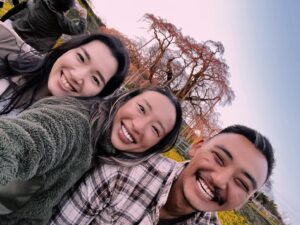 Ayame Tachibana Instagram - Fukushima is amazing country in Japan 🇯🇵 ✨People are so kind. Water so clean. Food so tasty.Ari so fresh 🙏✨The cherry blossoms are starting to bloom now and will soon be in full bloom.🌸If you want to know the deeper side of Japan, I recommend you come to Fukushima. 🌳It is a precious city where the old Japanese culture is still very much alive.☺️🙏✨

---- 🇯🇵----

大人になってから訪れる福島県は
本当に胸がキュンキュンするくらい

「愛に溢れた街」

だと氣づかされました。

美しい自然、新鮮な空氣、美味しいご飯
街の人々がしっかり目を見て挨拶をしてくれる。

日本が飽きたと言って、渡米したけど
飽きたんじゃなくて、ただ

「日本の本当の良さを知らなかっただけ」

だったんだなぁって。

これだけ日本が開拓されていく中で

昔ながらの生活や文化や人付き合い
縄文のような生き方。

私が求めていたものは
全て、ここ福島県にありました。

人間、本当に必要なものは
実はすでに、全て持っていて

そこに氣づけるかどうかが
人生を豊かにするポイントだなぁと。

進化や成長ばかりを追い求めるのではなく

不完全が完璧だということ
この当たり前の日常が、最大の幸せだということ。

原点に軸を戻されました。

私たちはハワイ島の開拓が終わったら
ここに戻ってくる流れになりそうです☺️🙏🌸

土地の名前には全て意味があります。

「福」の「島」

ここには全て、現代人が忘れかけていた
日本の心があります🙏💓✨

これからの新地開拓が楽しみっ☺️💓

#Fukushima #japan
#福島県　#日本　#縄文