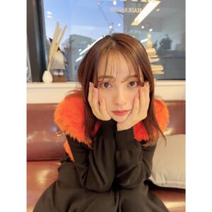 Ayame Misaki Instagram - ✂︎︎✂︎✂︎︎✂︎︎✂︎✂︎
どの写真が好き？🤍🤍🤍

シースルーバンクにしたよ。

めぐたんいつも天使の優しさで癒されるぅ😇🤍
@meg_kodama  @littleharajuku 

#hair #hairstylist #hairsalon #harajuku #原宿