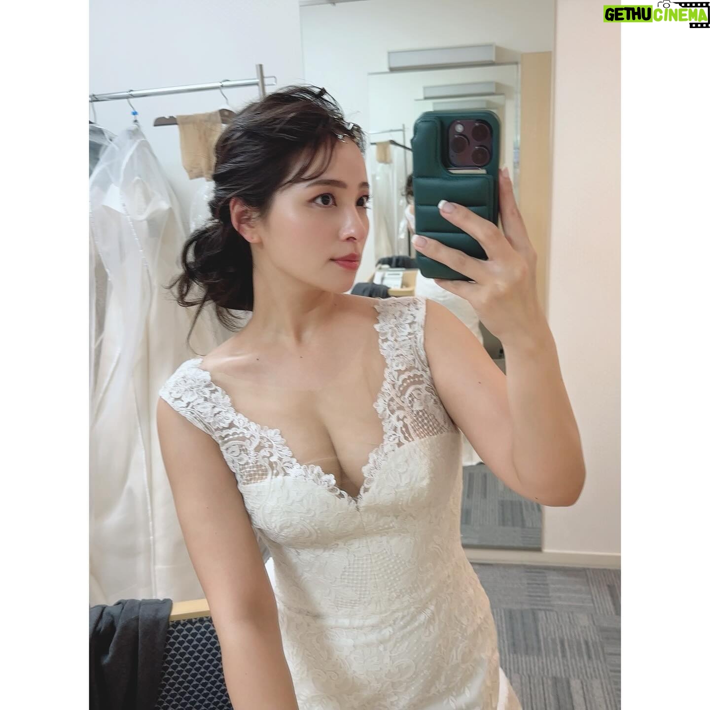 Ayame Misaki - 7.1K Likes - 肝臓を奪われた妻
本日第2話。
オフショット📷
wedding dressも着てすごく幸せだったのに…
北山優香…絶対に許さない。。。😡😡😡🩷
#カン妻