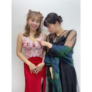 Ayame Misaki Instagram - 明日8日放送のてんパイクイーン9👑👸
準決勝対決。決勝卓に残るのはだれだ！？
日野麻衣さん(１位通過)と水崎綾女(２位通過…ぐぬぬ)ぱちり。

もろもろ諸事情があり(笑)
ひのまい、百川さん、、、そしてトータルテンボスの大村さんと打つことに。歴代初の男子👨‍🎓どうなることやら。

みーてーね！