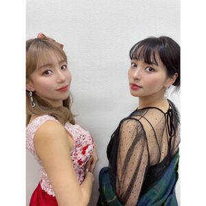 Ayame Misaki Instagram - 明日8日放送のてんパイクイーン9👑👸
準決勝対決。決勝卓に残るのはだれだ！？
日野麻衣さん(１位通過)と水崎綾女(２位通過…ぐぬぬ)ぱちり。

もろもろ諸事情があり(笑)
ひのまい、百川さん、、、そしてトータルテンボスの大村さんと打つことに。歴代初の男子👨‍🎓どうなることやら。

みーてーね！