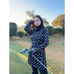 Ayame Misaki Instagram - 久しぶりのゴルフコンペ⛳️🏌️‍♀️ スコアは102で8.9叩いたりしてしまったけど200yard超えのドラコンチャンスが2回もあって、嬉しかった〜🤍 今年は3回？しかゴルフ行けなかったからもう少し行きたいなぁ。 tangramからワンピース出たから即Get!!中に同じ柄のインナー着てるよん。クラブはテーラーメイドのSIM2maxDを使ってます。 👗 @tangram_tokyo 🏌️‍♀️ @taylormade_golf_japan #golf #golfr #golf初心者 #🔰 #ゴルフ #ごるふ女子 #🏌️‍♀️ #⛳️ #ゴルフコンペ