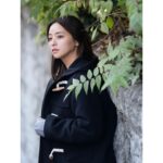 Ayame Misaki Instagram - 寒くなってくると可愛いアウターに囲まれて過ごせるのが嬉しい♡ 昔は冬は嫌いだったけど、いつのまにか全ての季節を愛せるようになってるなぁ…これが大人になるという事なのかしら◡̈♥︎ 📷 @r.ph0923 🧥 @jw_anderson @uniqlo_jp #jwanderson #uniqlo #pr #fashion #ootd #ootdfashion #camera #photo #photography #photooftheday