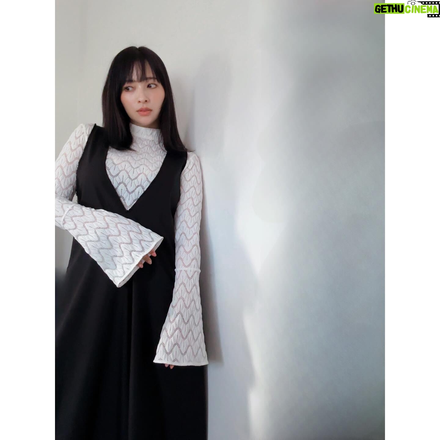 Ayame Misaki Instagram - 雪が降ったり、あったかくなったり… 体調崩しちゃうね🥺 みんな体をあたためてぽかぽかで乗り切ろうね! 早く春服もたくさん着たい〜♡ まだまだ冬服ですが…ちらっと春へ向かってる☘️ Tops & dress @akte_official @satoconaka ワンピース類は丈が長くてスタイルアップするから いつもアクテで購入してる💫今期のレースのトップスも可愛かったから白黒2色買いしたよ!! #fashion #akte #アクテ #しふく#私服 #お買い物 #春服 #spring #springhascome
