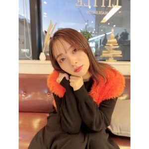 Ayame Misaki Instagram - ✂︎︎✂︎✂︎︎✂︎︎✂︎✂︎
どの写真が好き？🤍🤍🤍

シースルーバンクにしたよ。

めぐたんいつも天使の優しさで癒されるぅ😇🤍
@meg_kodama  @littleharajuku 

#hair #hairstylist #hairsalon #harajuku #原宿
