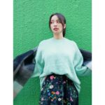 Ayame Misaki Instagram - Miss Green day💚💚💚 今日はとっても寒かったぁ。 何枚目がすき？ 📷 @r.ph0923 👚 @noisemaker_jpn 🧣 @noisemaker.ceo.designer #ootd #fashion #ootdfashion #camera #photo #photography #photooftheday #photographer #しふく#私服