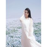 Ayame Misaki Instagram - Do u love me?💋💋💋 写真集とドラマとシティーハンターはもう見てくれた？ @r.ph0923 camera/photographer #青い空 #ネモフィラ #Nemophila #空 #ブルースカイ #いいお天気 #데일리룩 #오오티디 #셀카 #푸른 #하늘　#攝影 #拍攝 #蓝天 #蓝天白云 #カメラ #ポートレート #写真 #photo #photography #photography #portrait #love #gravure #japanese #japan