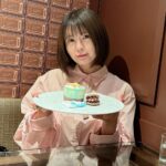 Ayana Taketatsu Instagram - Q-pot展示会に行ってきました🍫 可愛いが溢れてて幸せ空間だったよ。 さくらちゃんコラボもオーダーできたし、キュートな鞄も買えました！ 年々、『これいつまで着ていいんだろう？』とか気になるようになってしまったけれど、なるべく自分が可愛い！と思えるものが似合う自分でありたいし、いつまでも好きなものは好き！と言える自分でありたいなあと思います。 『好きなものは好き！多分それだけで 回れば世界は素晴らしい！』