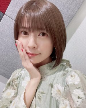 Ayana Taketatsu Instagram - お花のワンピース、一瞬目玉焼きに見えるのは私だけ…？笑
とっても可愛くてお気に入りですが。