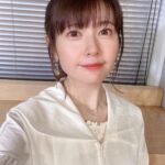 Ayana Taketatsu Instagram - 本日のお衣装。 白ワンピ！ 大きな襟が、アンリっぽい☺️ #あやちの衣装 #PAMEOPOSE #勇者が死んだ！