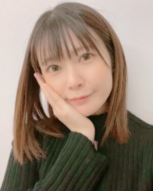 Ayana Taketatsu Instagram - 今年もありがとうございました✨
皆様良いお年を❣️

#2022#2023
#竹達彩奈